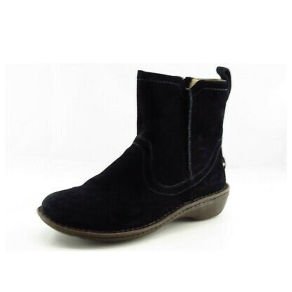 UGG Women Neevah Suede Boots